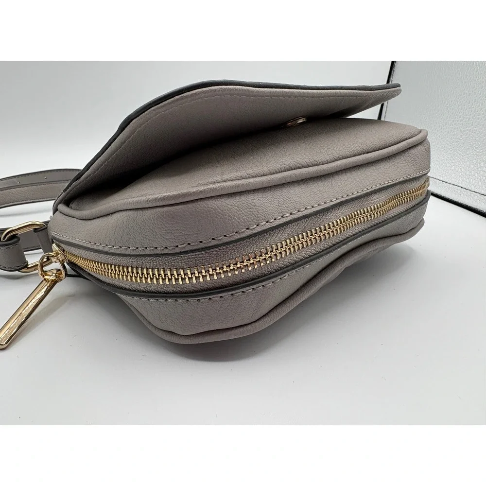 Dot Dash‎ Expandable Crossbody Bag Womens Small Grey Excellent Faux Leather